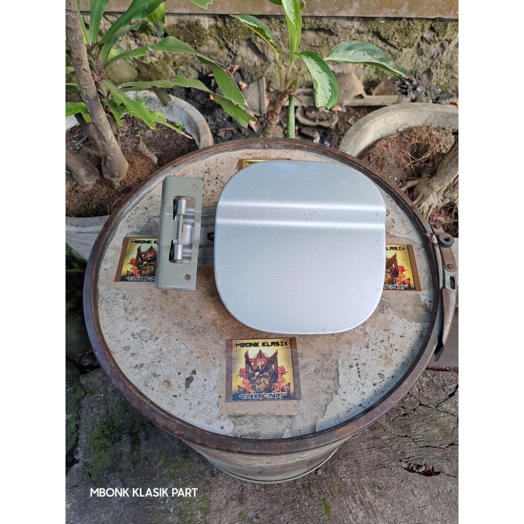 plat cover tutup bensin honda crv gen 3 ORIGINAL plat tutup bensin honda crv gen 3 tutup bensin crv 