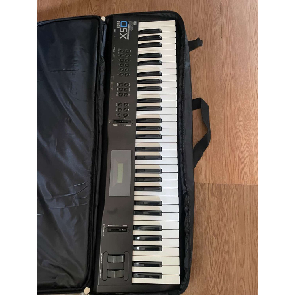 Keyboard Synthesizer KORG X5D