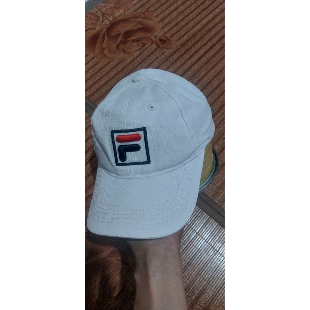 Topi FILA Vintage white on red