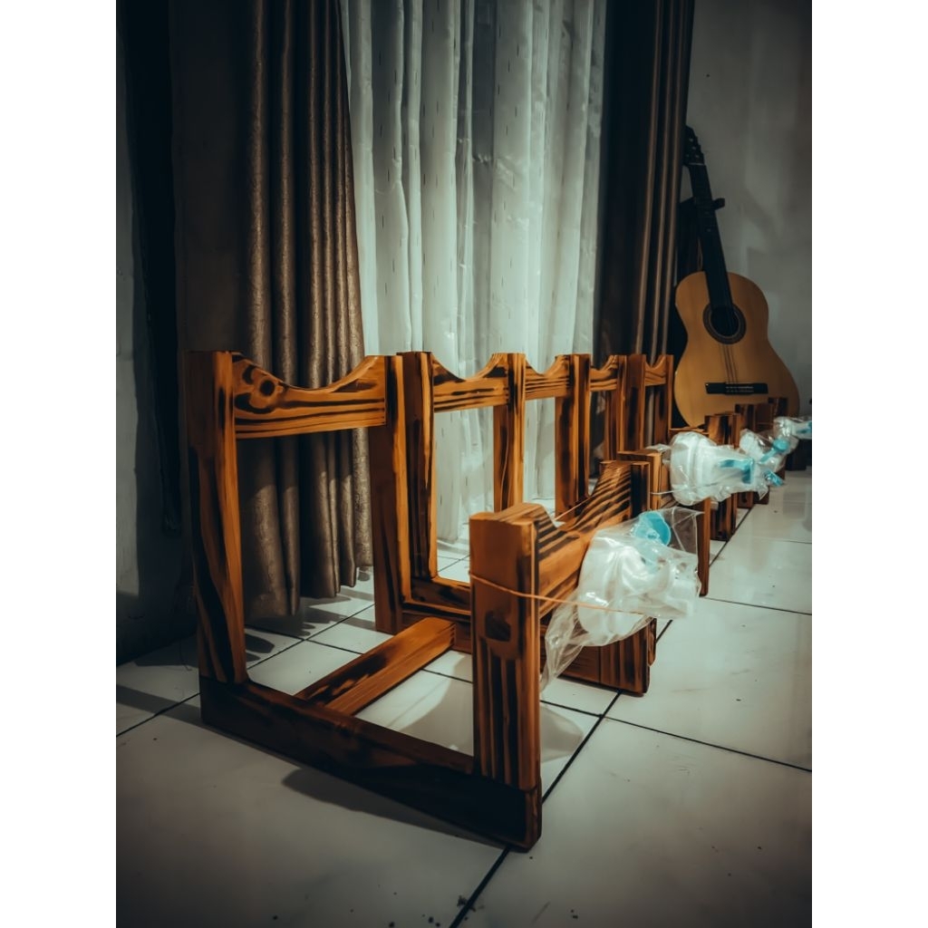 Rak tempat galon air minum + kran air