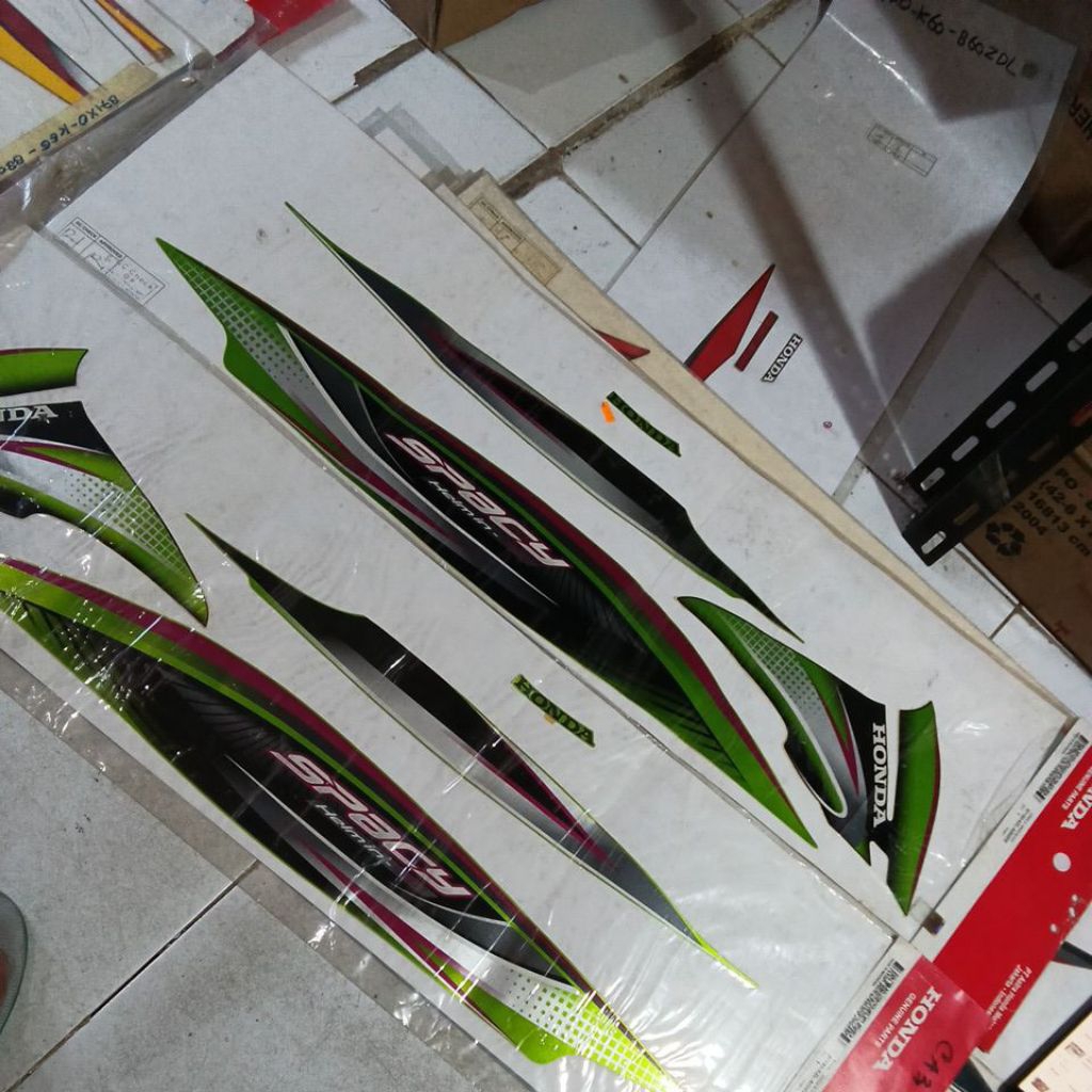 STRIPING COVER BODY HONDA SPACY HIJAU SET