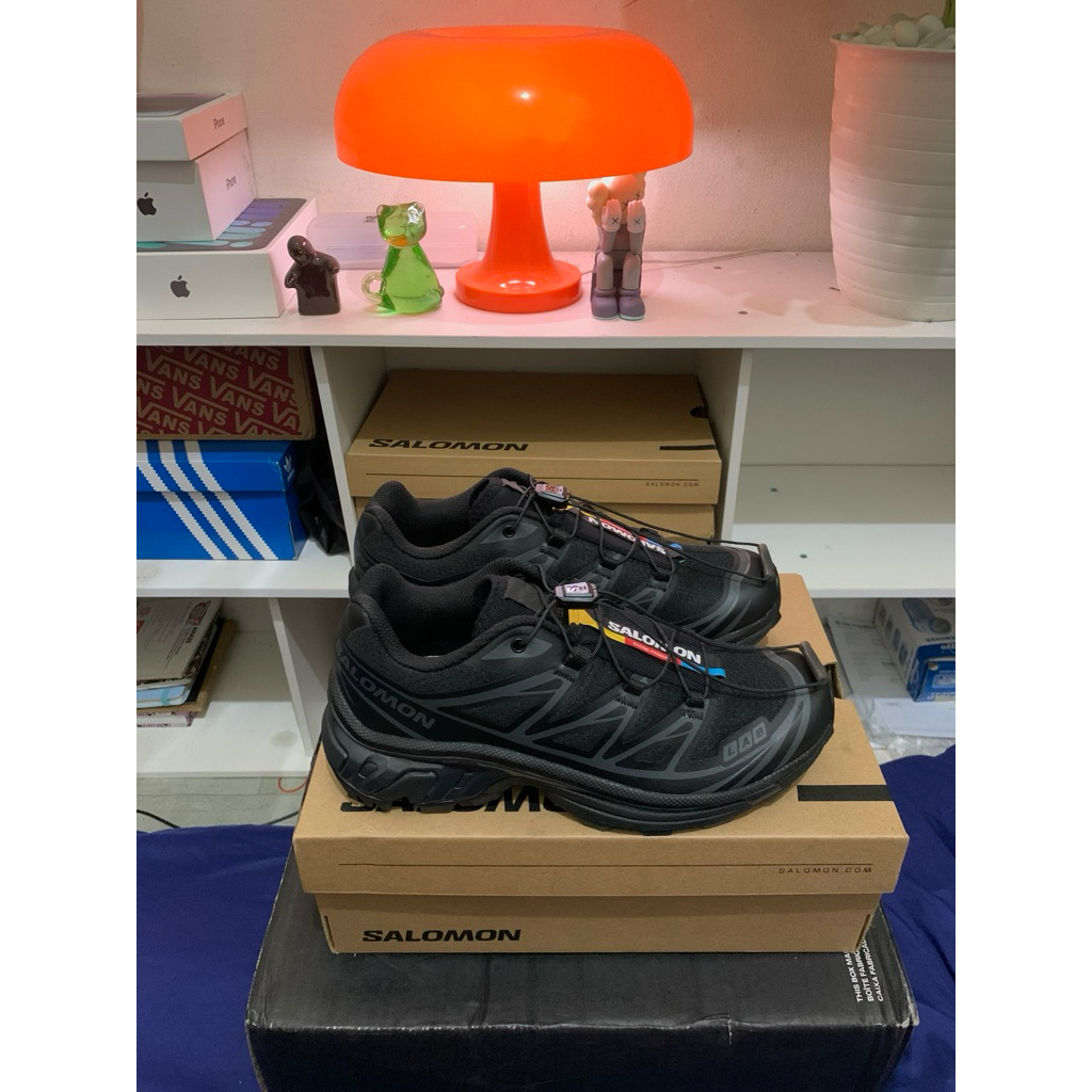sepatu salomon