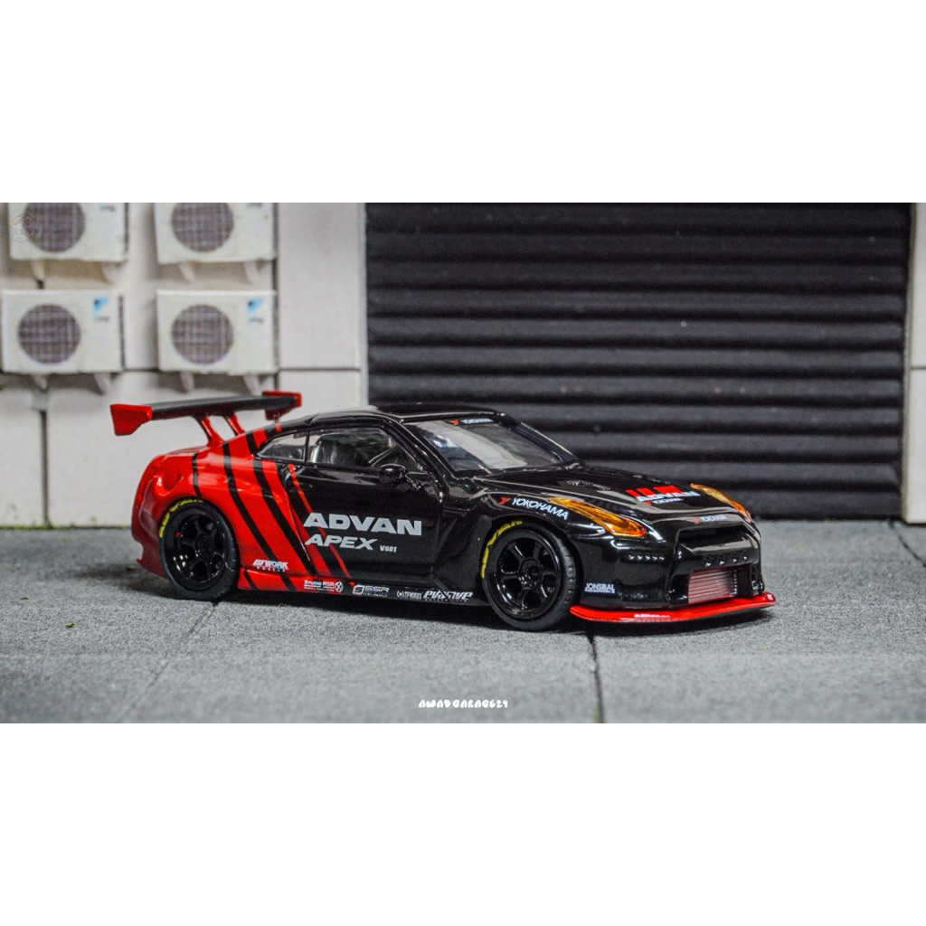 Fuji 1/64 R35 PANDEM ROCKET BUNNY Livery ADVAN