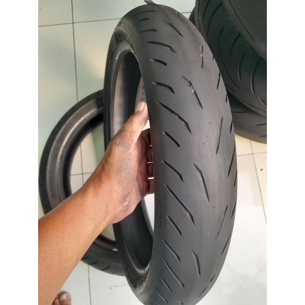 Battlax s22...110/70-17