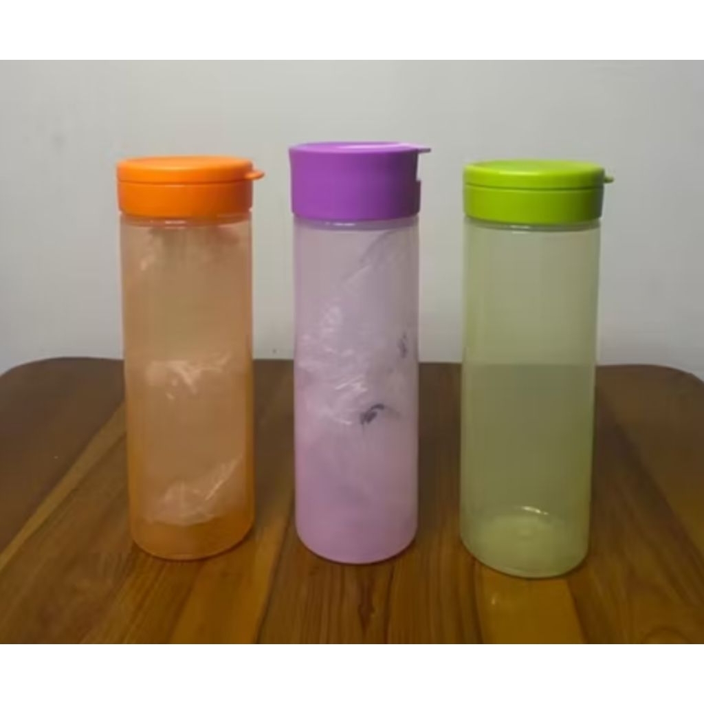 squeeze me/squeeze it/Stor n Pour/ezy pour/tempat kecap/tempat minyak/botol Tupperware/eco bottle/fa