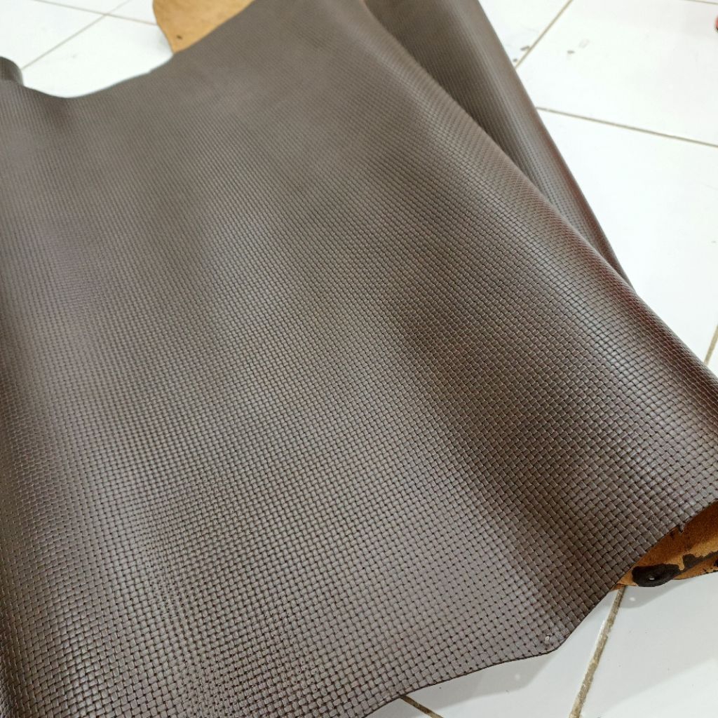 Kulit Sapi asli Motif Tikar Warna Coklat Ketebalan 1.5 mm
