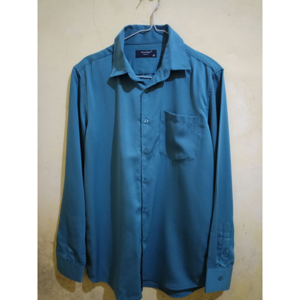 Preloved (like new) - Kemeja Pria brand Platini size slim fit M - Hijau Tosca