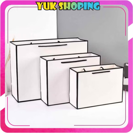 

YUKSHOPING Paperbag Hitam Putih Elegan Paper Bag Goodie Bag R1258