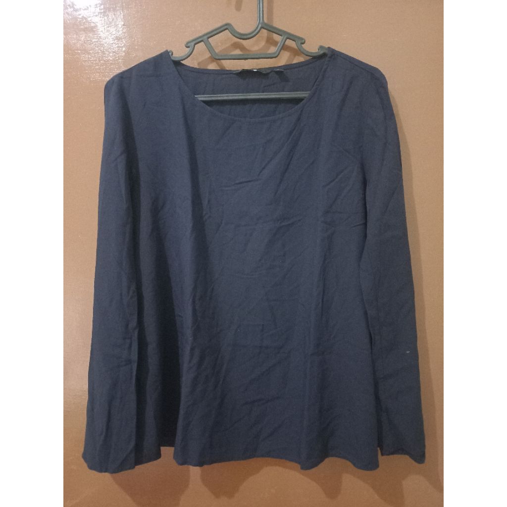blouse wanita hitam uniqlo