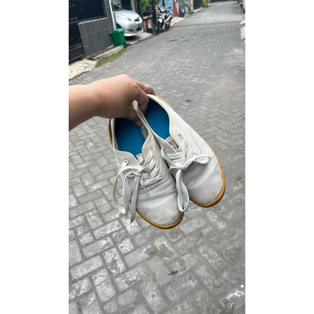 Preloved Sepatu Paul Frank