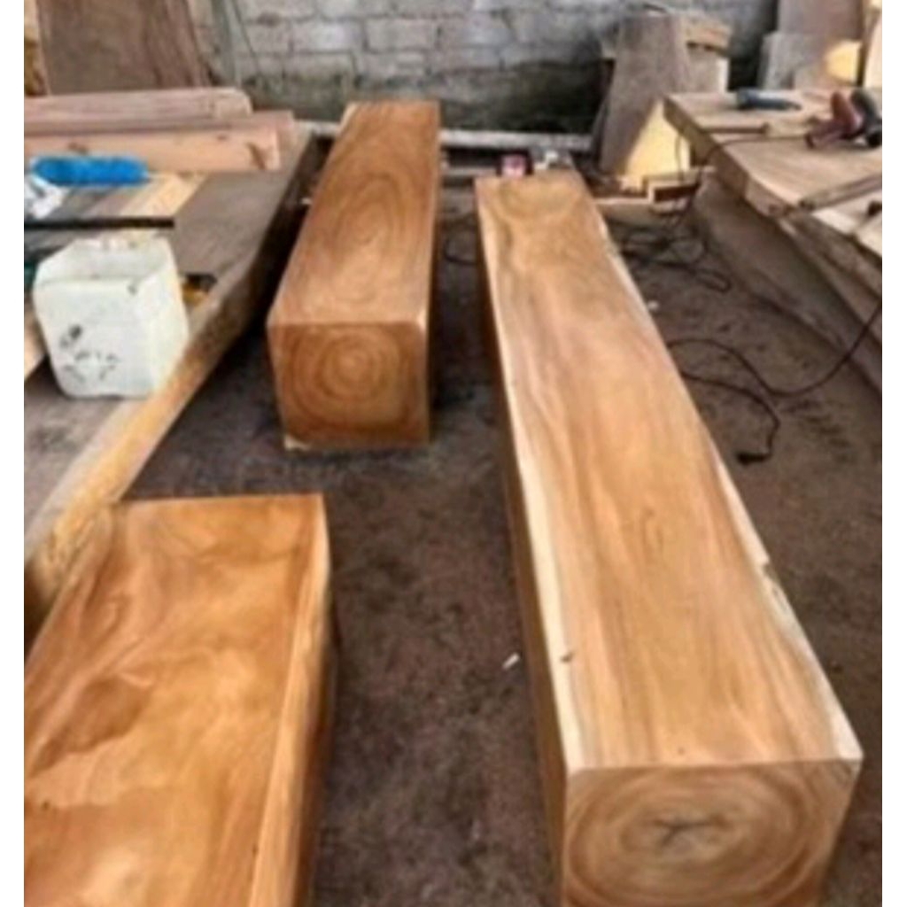 Bangku Balok Kayu Trembesi