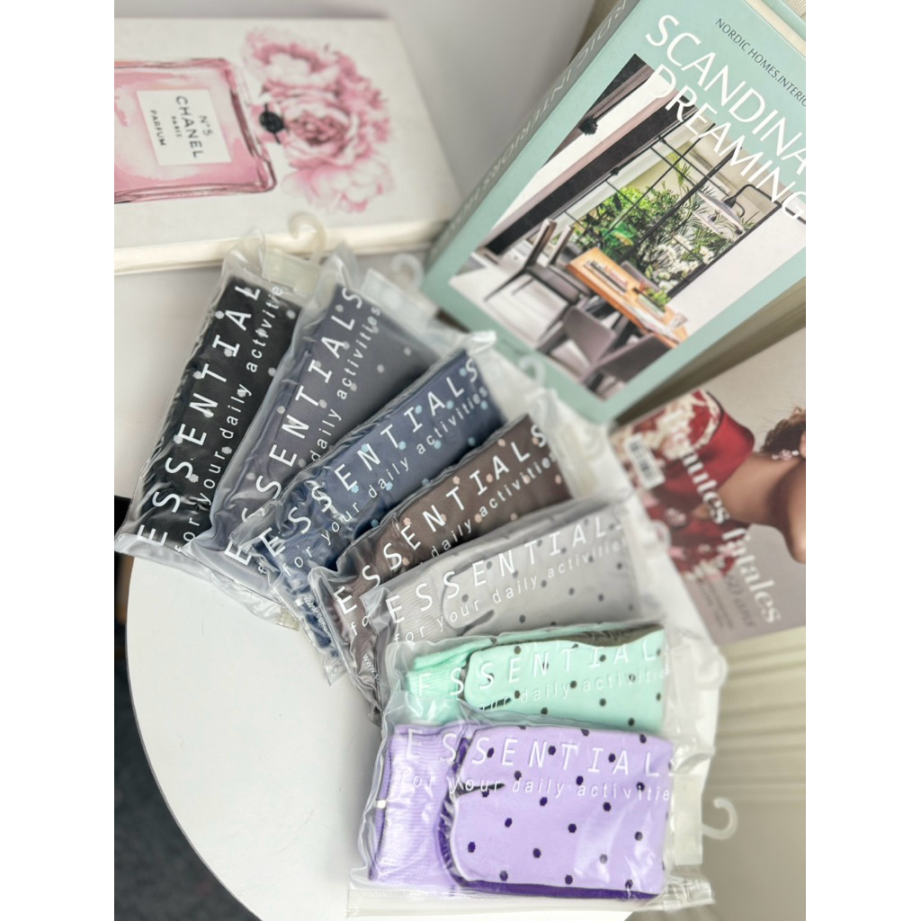 KAOS KAKI SOKA MOTIF POLKADOT