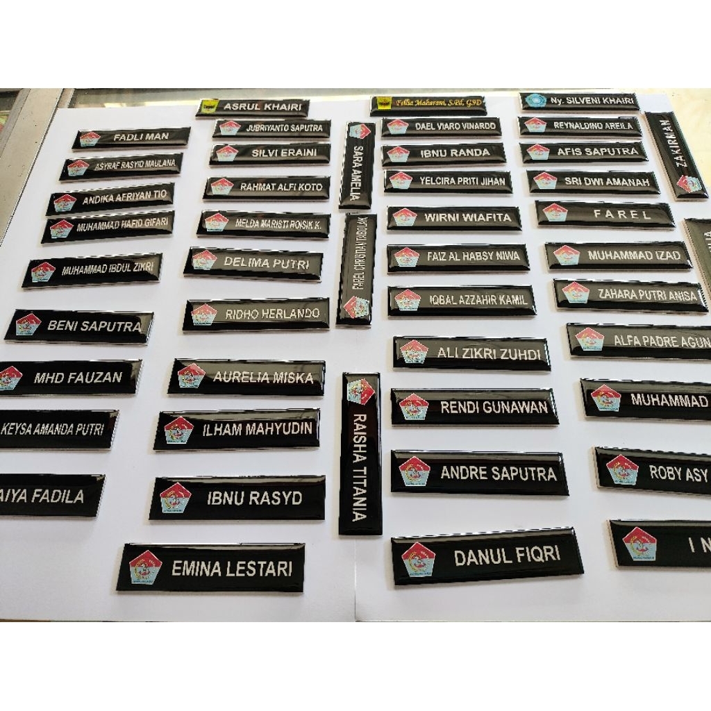 

Papan Nama Dada Resin, Magnet/Peniti Murah Berkualitas TANPA MINIMAL ORDER