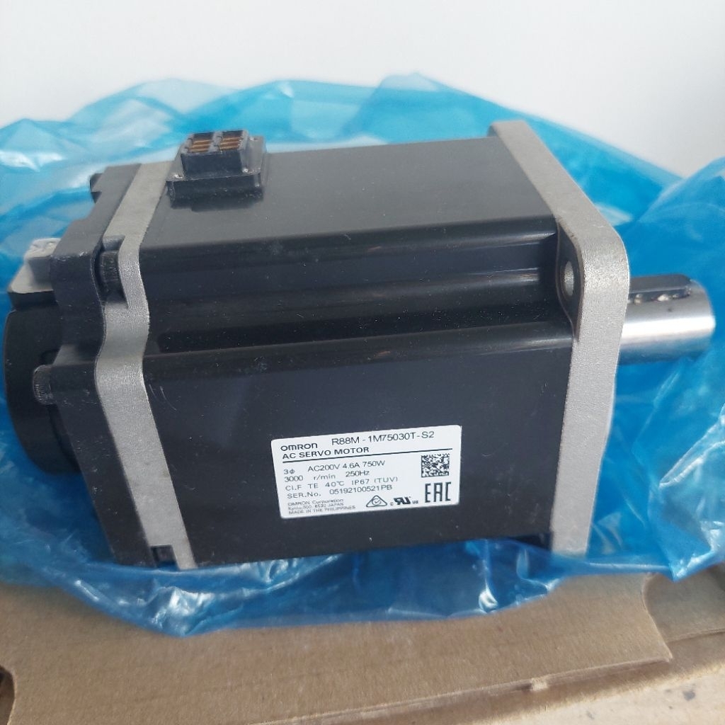 R88M-1M75030T-S2 750watt AC Servo Motor Omron