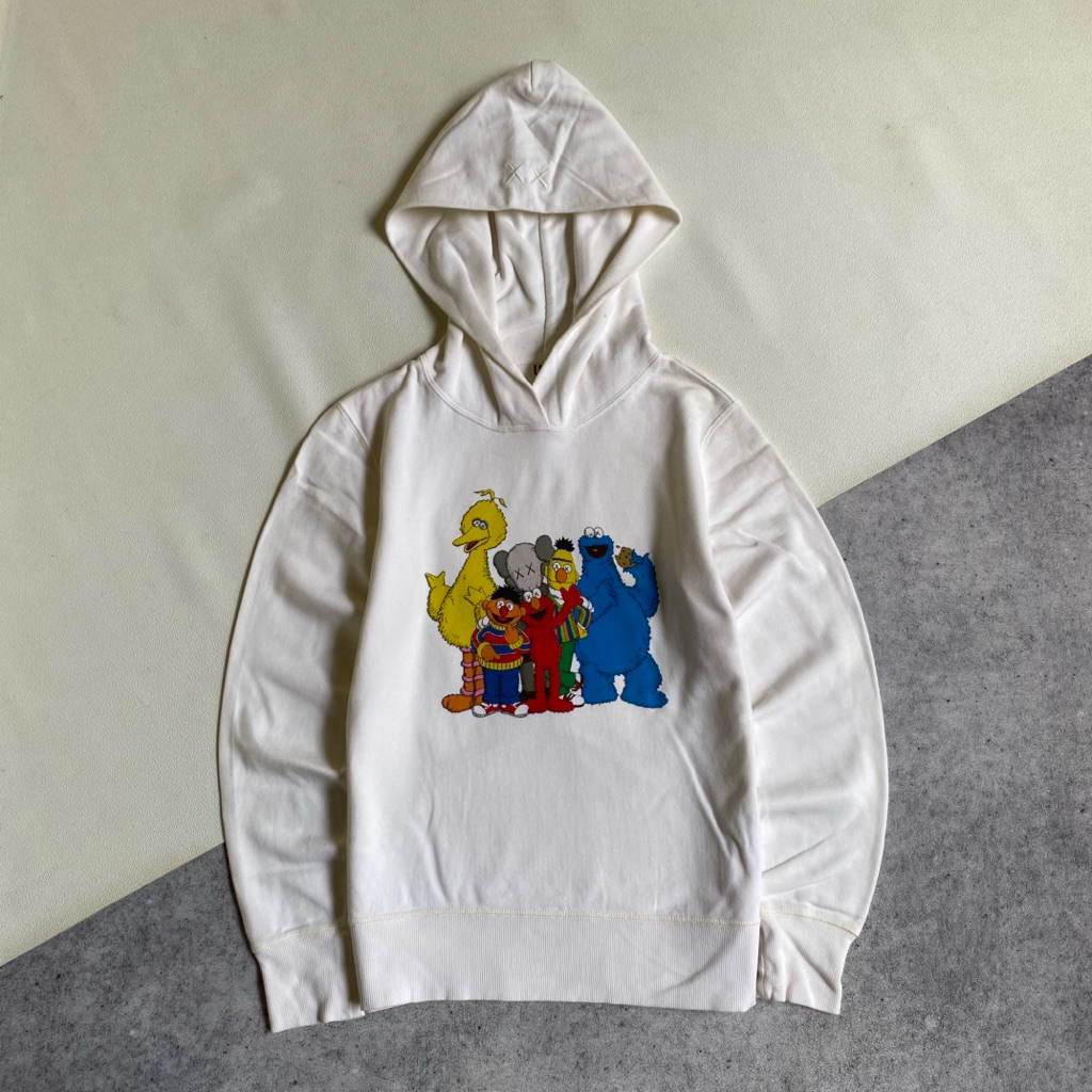 HOODIE UNIQLO x KAWS