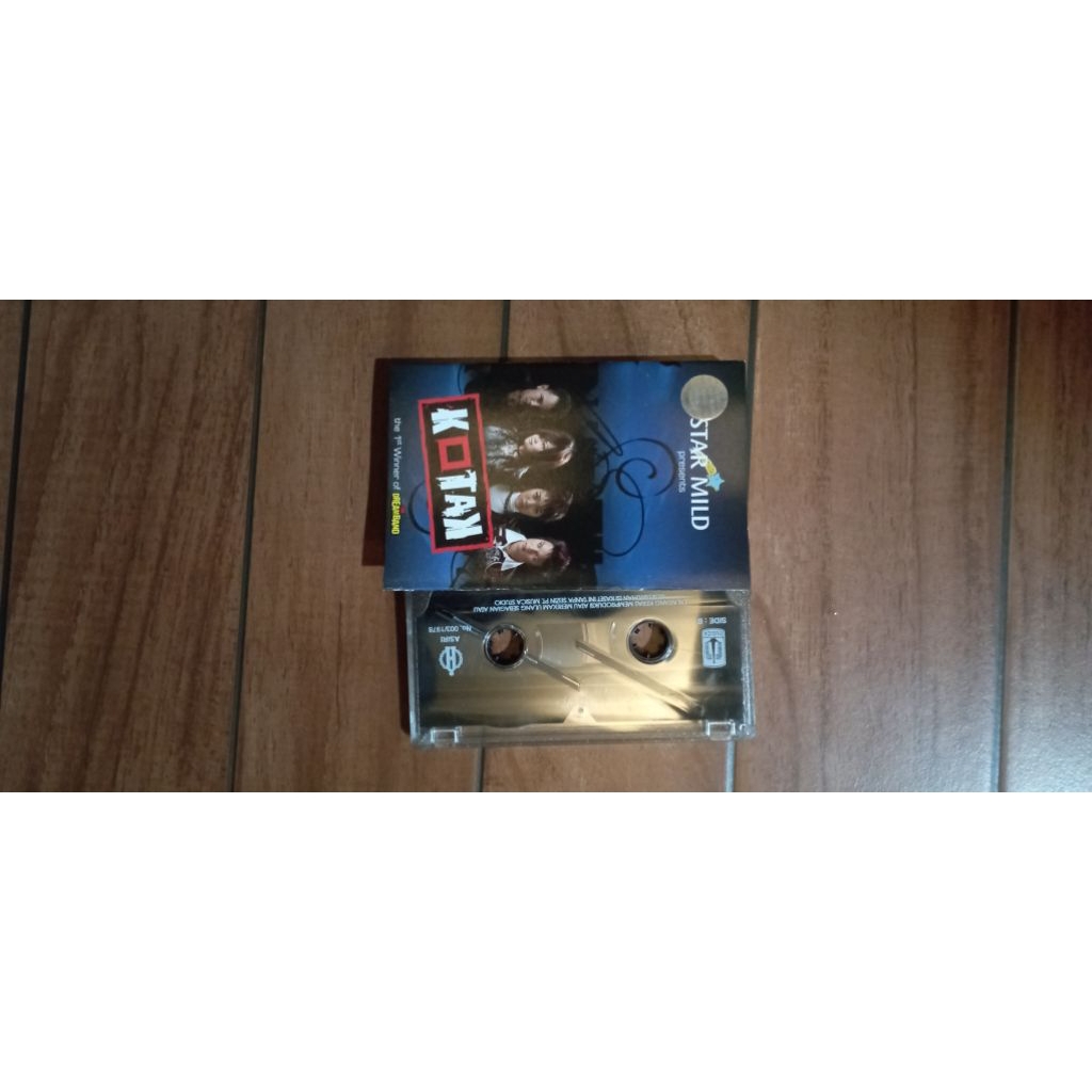 KASET KOTAK ALBUM PERTAMA