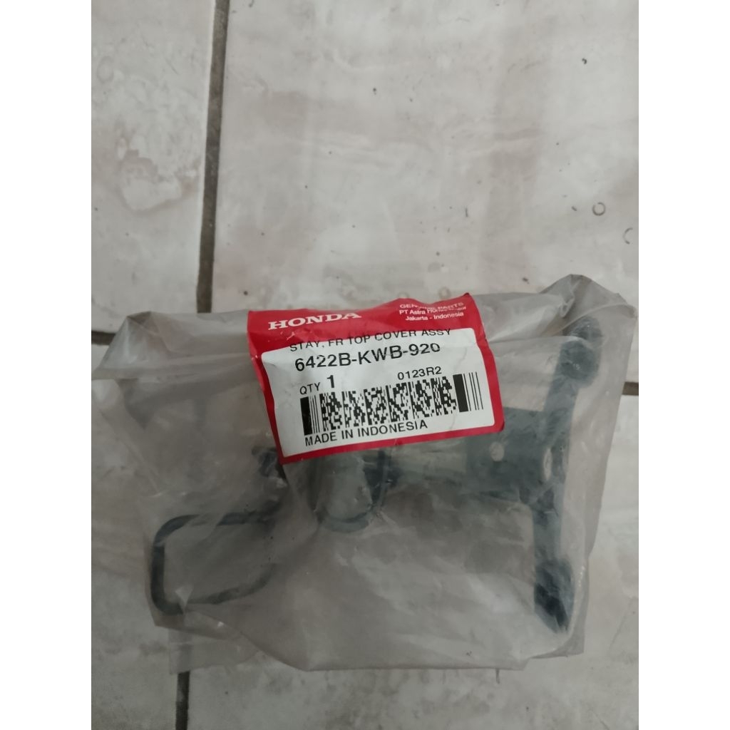 6422BKWB920 Stay FR Top Cover Assy Dudukan Stay Cover Tameng Blade Lama Karbu 6422B-KWB-920