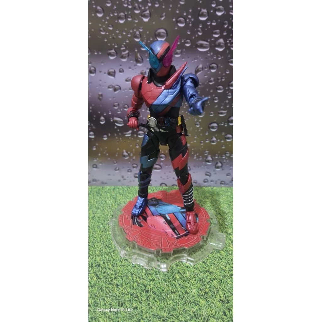 SHF kamen rider Build kw super bandai