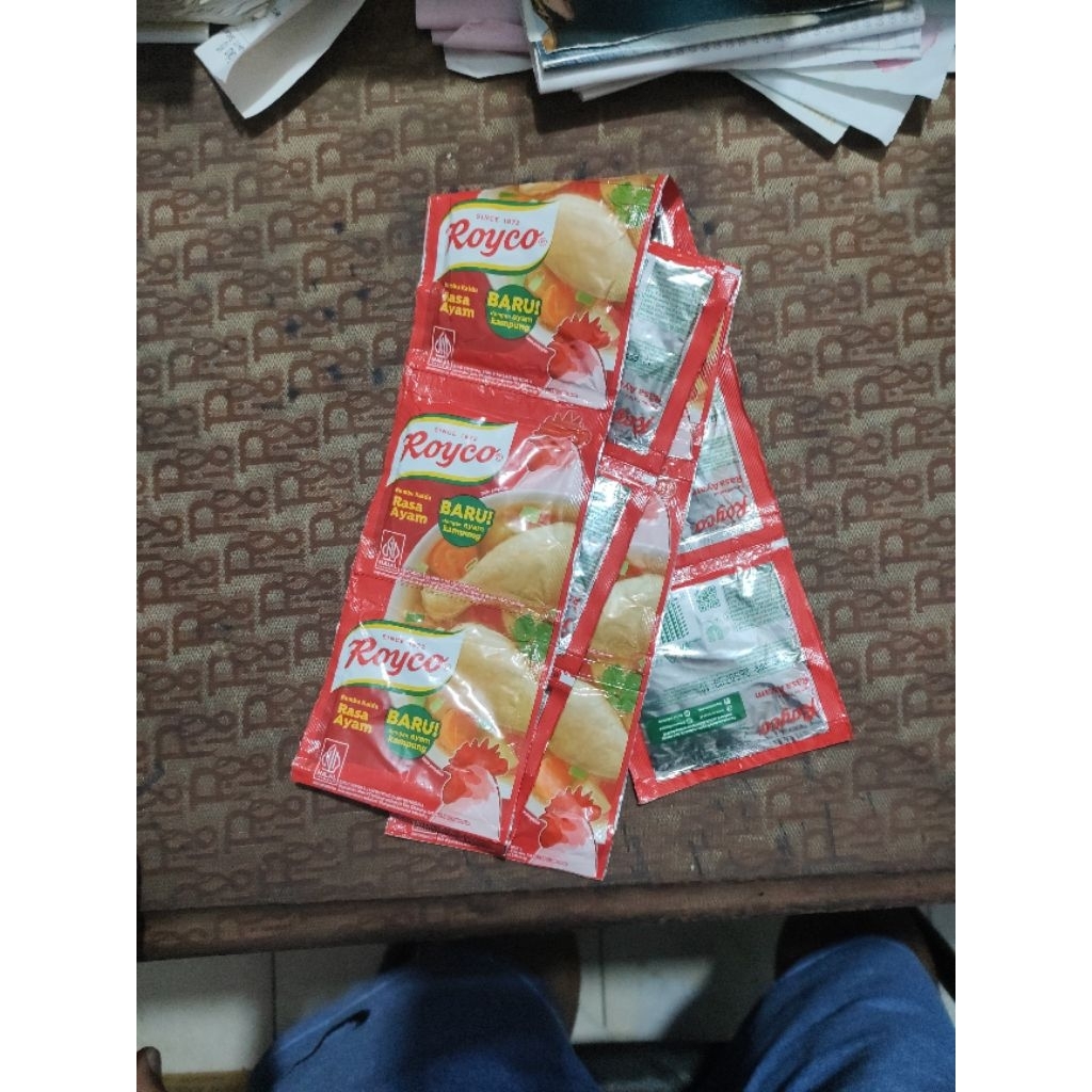 

Royco ayam penyedap makanan pada masakan. (langsung dapat 3 ukuran setiap pembelian)