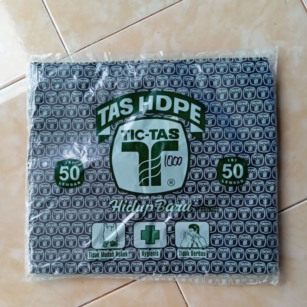 Plastik untuk layangan. Plastik tictas satuan warna hitam