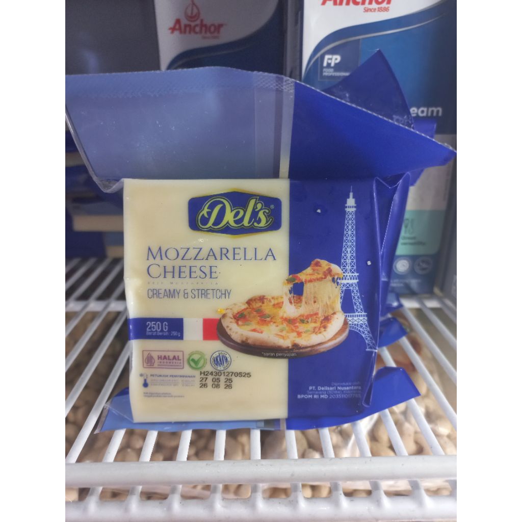 

DEL'S MOZZARELLA CHEESE CREAMY AND STRETCHY 250GR