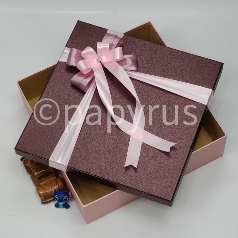 

PAPYRUS Kombinasi 35x35 Tinggi 8cm Kotak Kado Gift Box Hadiah V3
