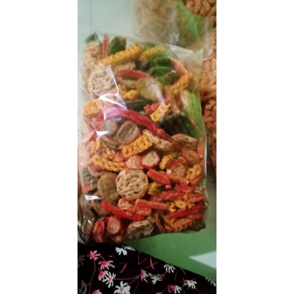 

kerupuk seblak campur kemasan 500gr/kerupuk pedas/kerupuk viral