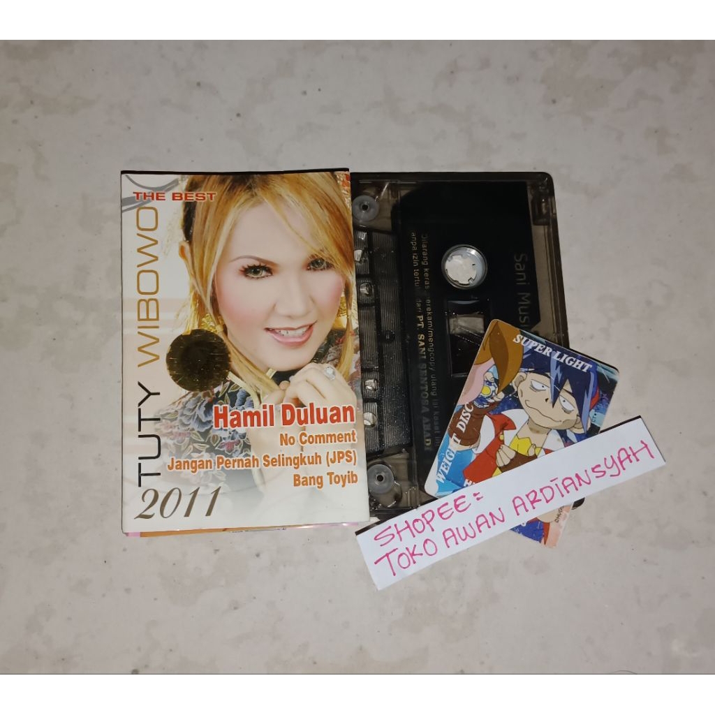 Kaset pita the best tuty wibowo no comment