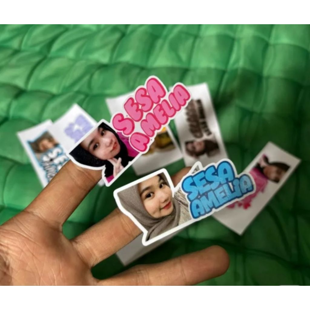

STICKER NAMA POTO CUSTOM DESAIN BEBAS FREE CUTING