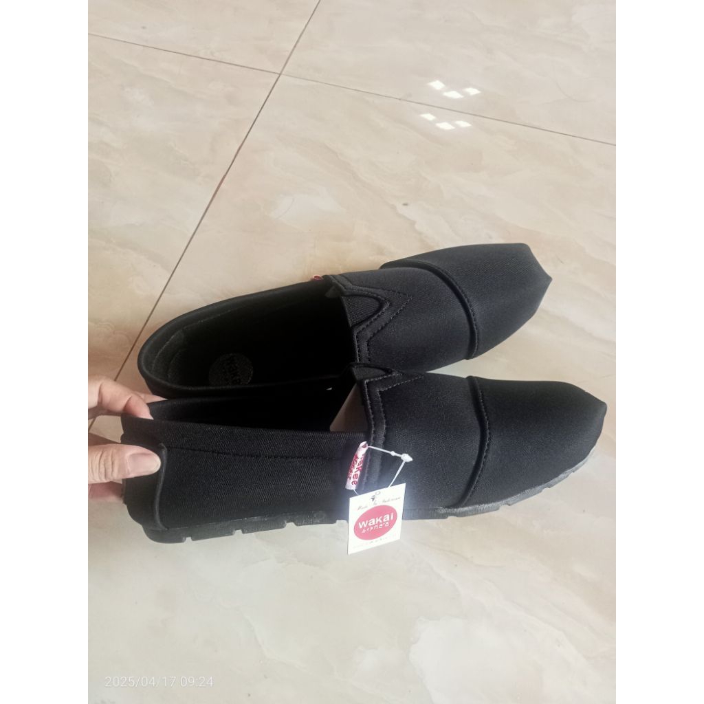 NEW ARRIVAL sepatu pria kekinian sepatu casual sepatu slip on pria