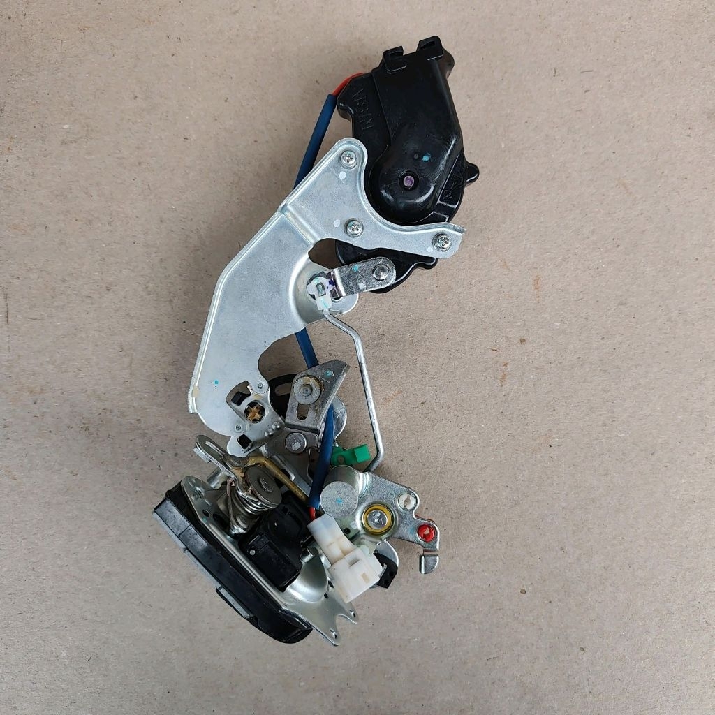 Door Lock Pintu Belakang Kiri Suzuki Esteem 1.3 1.6 Original