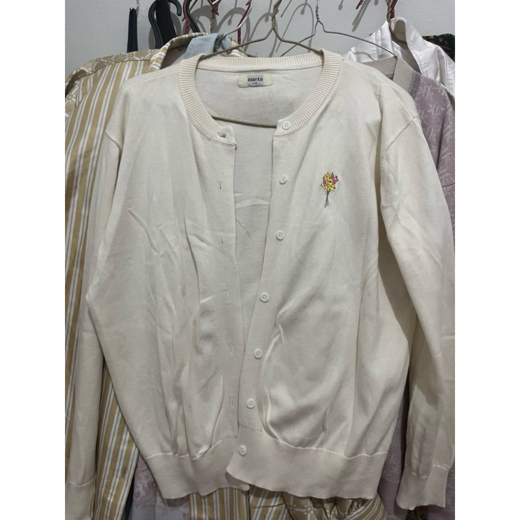 PRELOVED CARDIGAN NUETA