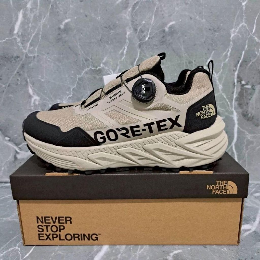 Sepatu Hiking TNF BOA Gore-Tex Sand/Black