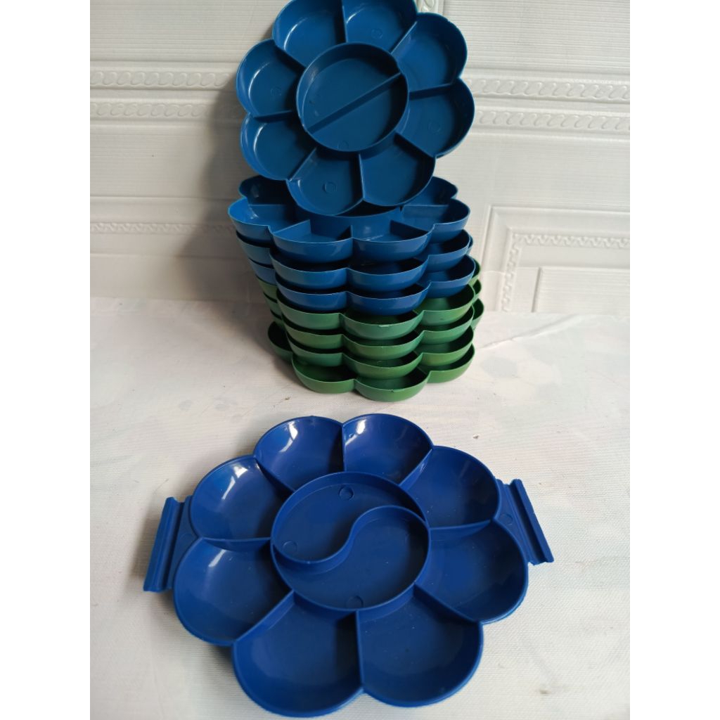 

Tempat/palet lukis cat air plastik