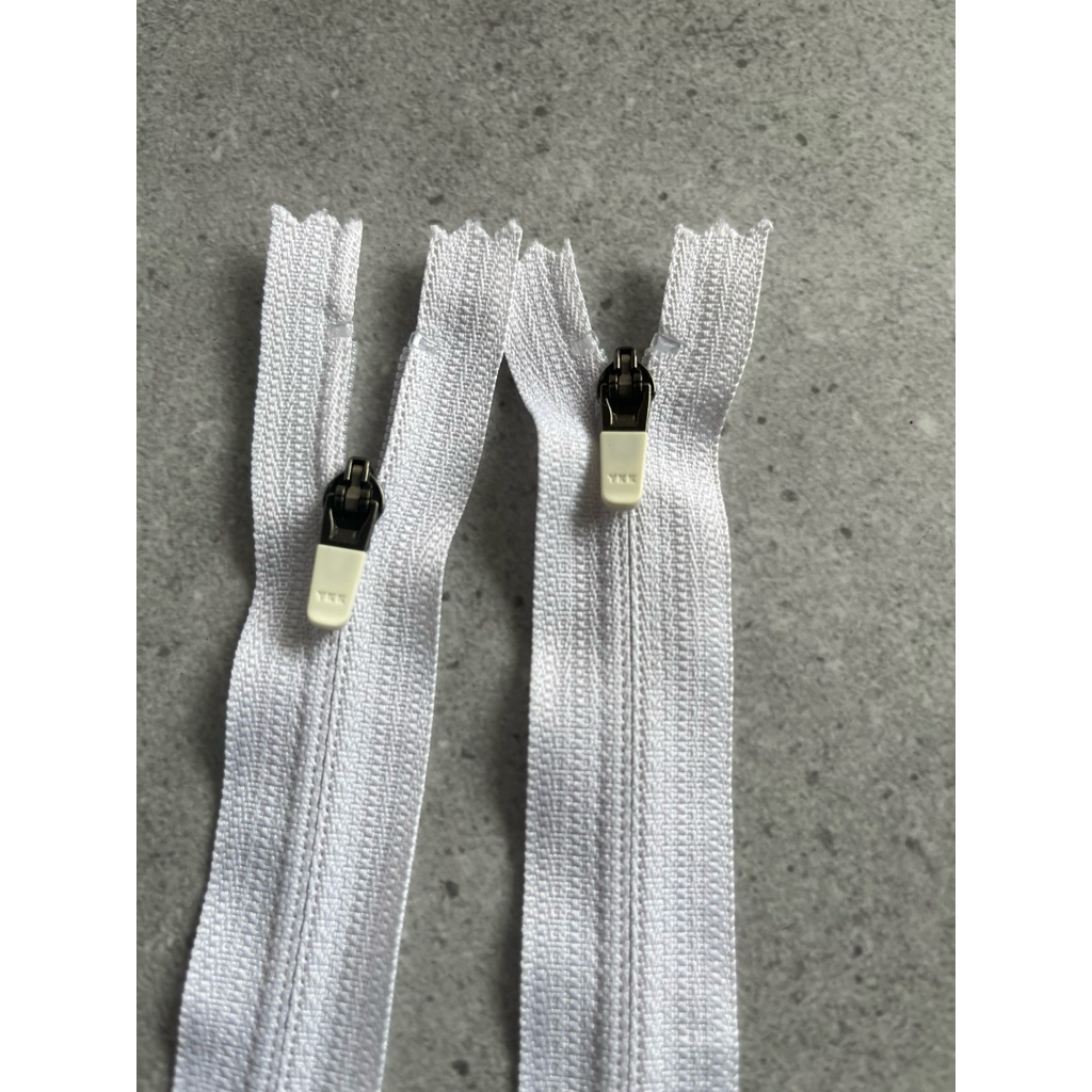 Resleting putih kepala rubber no3 terbalik panjang 29cm ykk