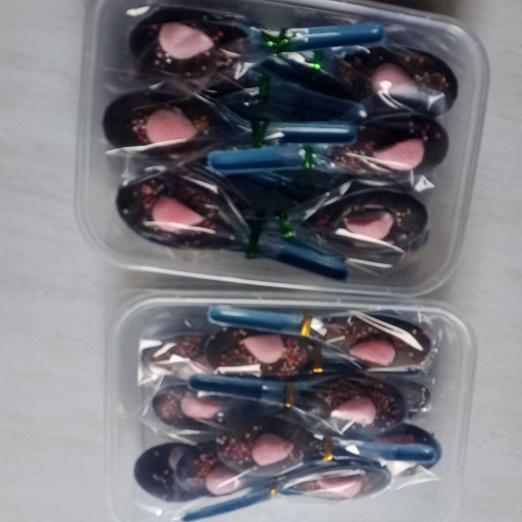 

coklat sendok 1 pack isi 12 sendok