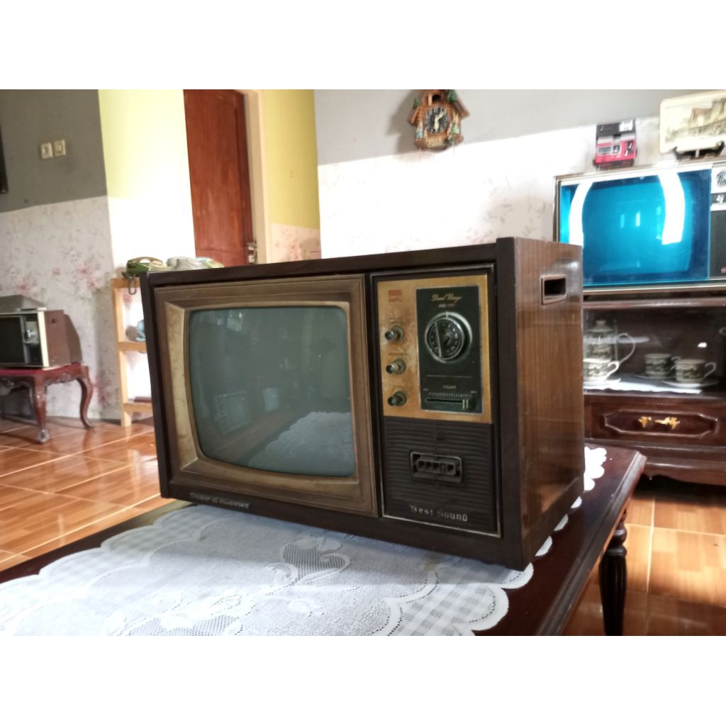 Televisi TV Jadul Antik Merk SHARP  Vintage Lawas Tua Kuno Retro