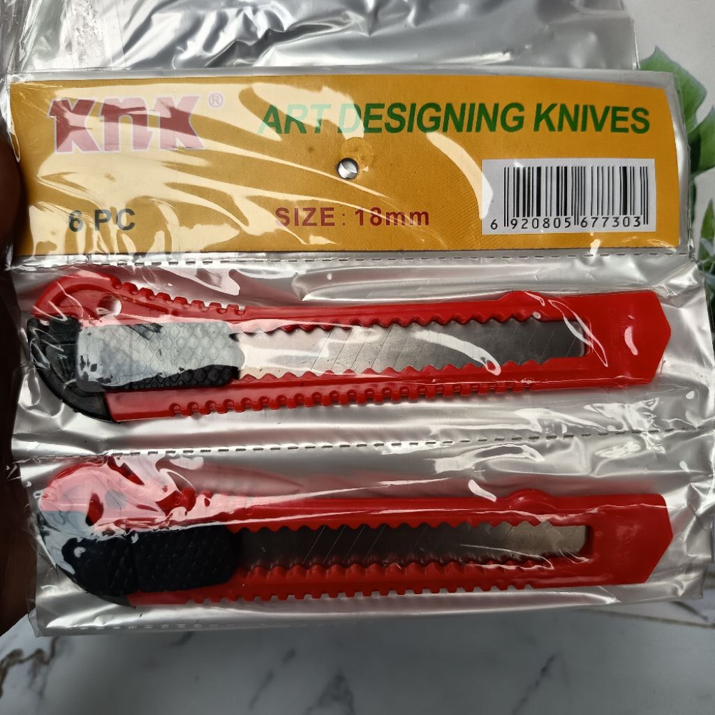 

{ECER 1 PCS} Cutter Merek KNK Size :18MM Panjang 15 Cm / Cutter Bagus /Katter /Pimes.
