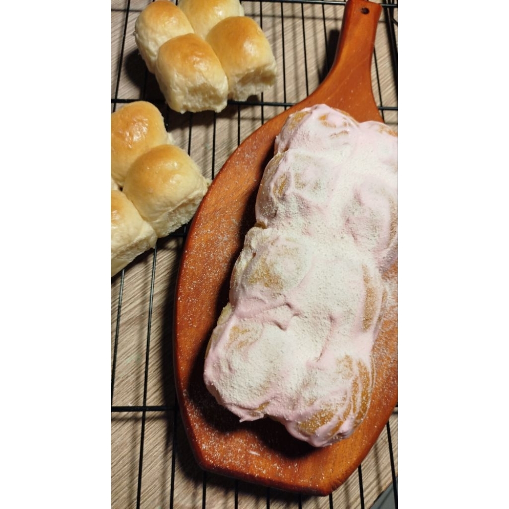 

Ice Cream Bun Kareumbi - Roti Sobek Kareumbi Ice Cream isi 8 – Isi Es Krim Vanilla, Topping Es Krim & Tabur Creamer Lembut