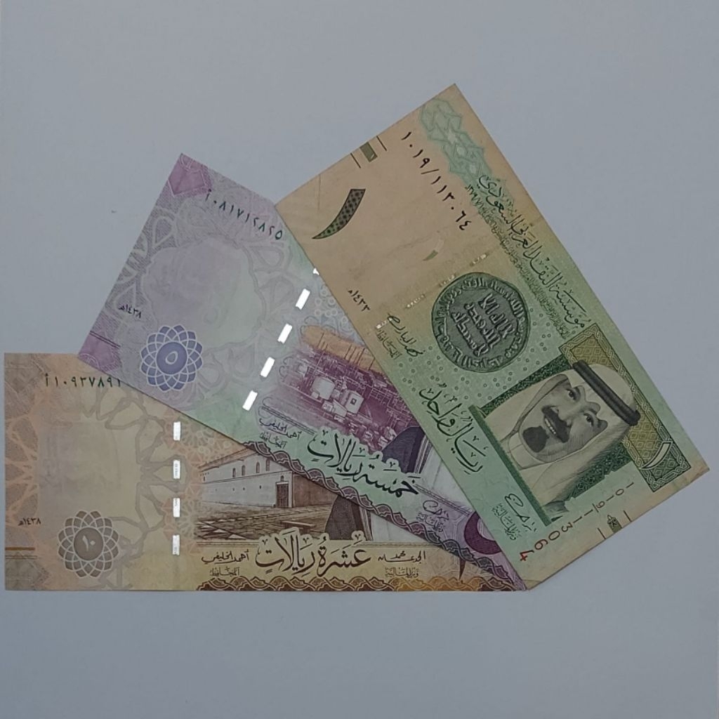 Arab Saudi Riyal Satu Set Paket Lengkap 1 5 Dan 10 Riyal