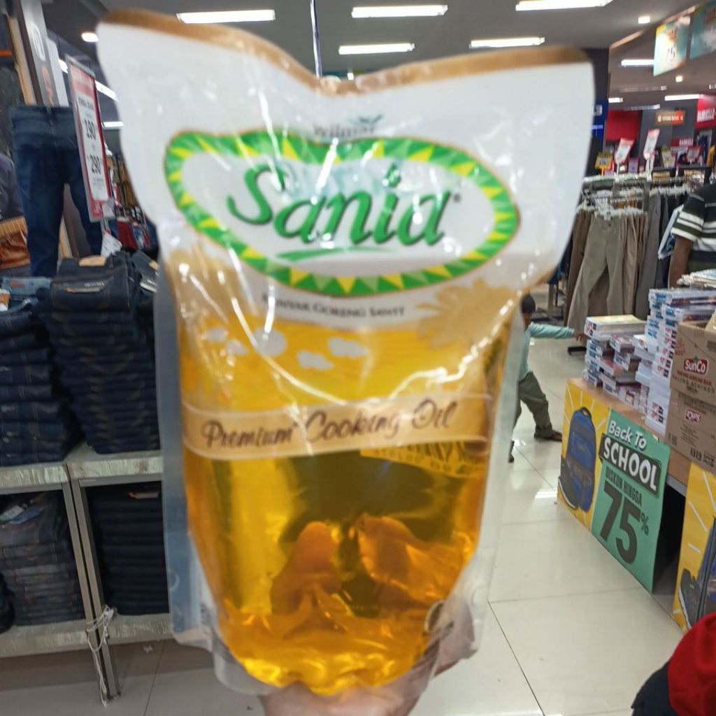 

00164571/MINYAK SANIA GORENG REFIL 2000ML
