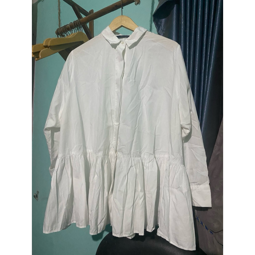 PRELOVED - T SHIRT KEMEJA PUTIH ZARA WOMAN