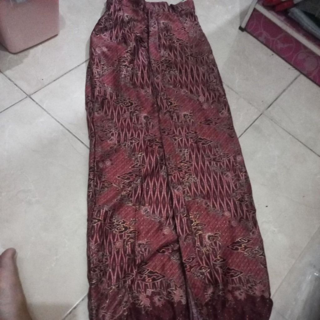 PRELOVED ROK KEBAYA