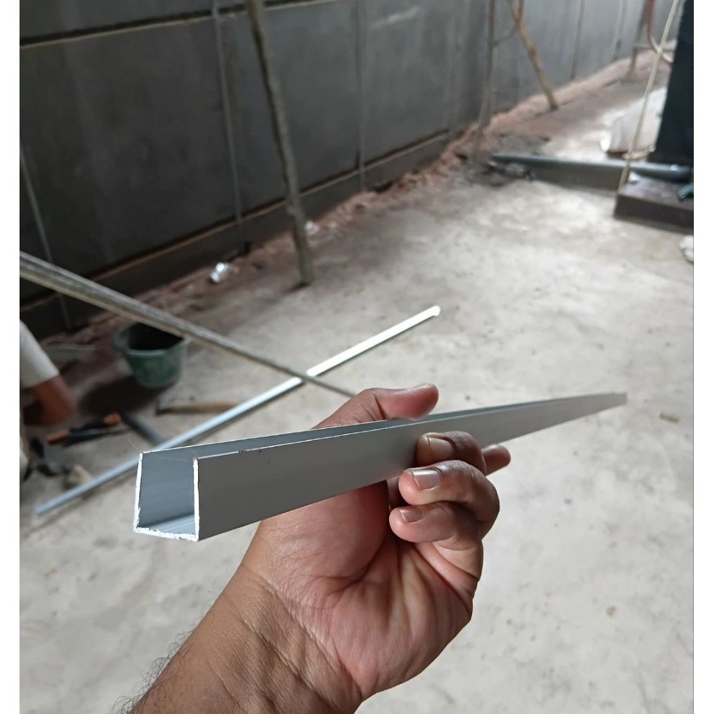 List U Aluminium 2cm / Tali Air Dinding