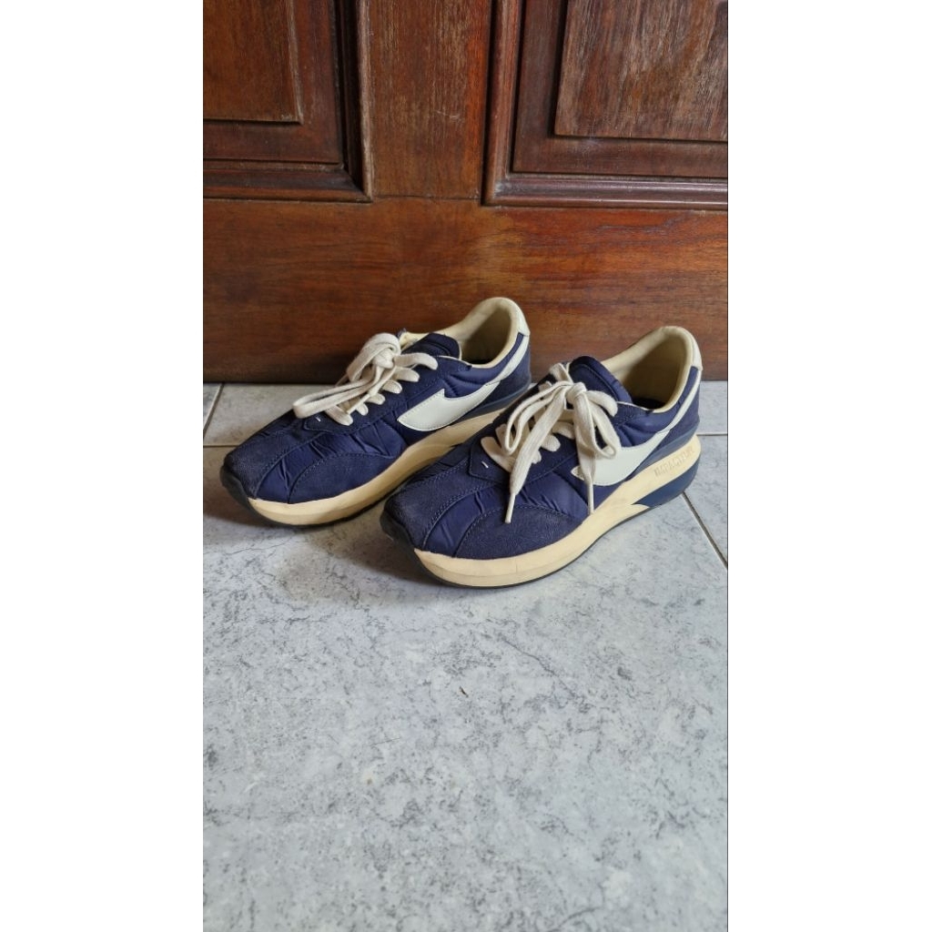 Sneaker Compass Velocity preloved