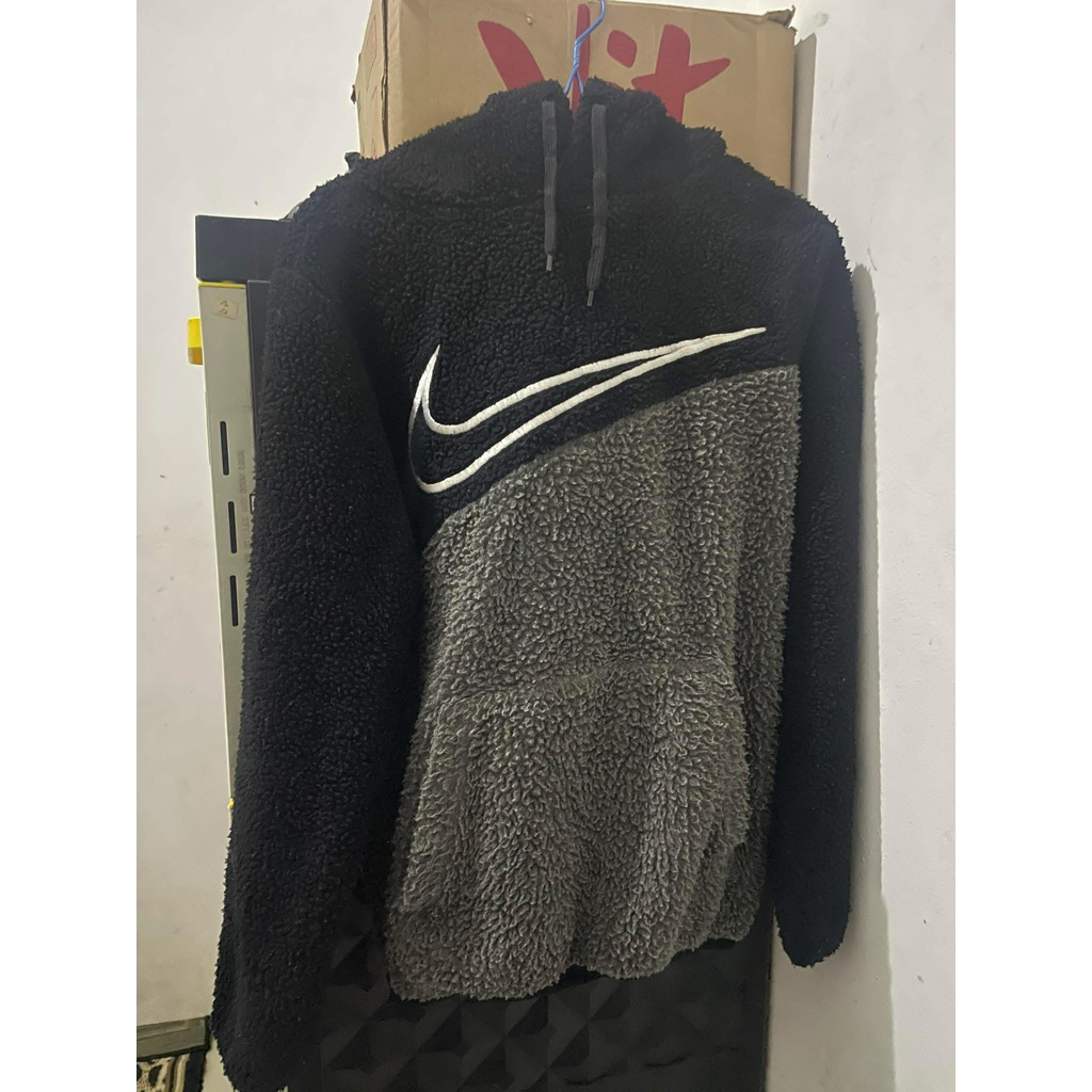 Nike big swoosh sherpa