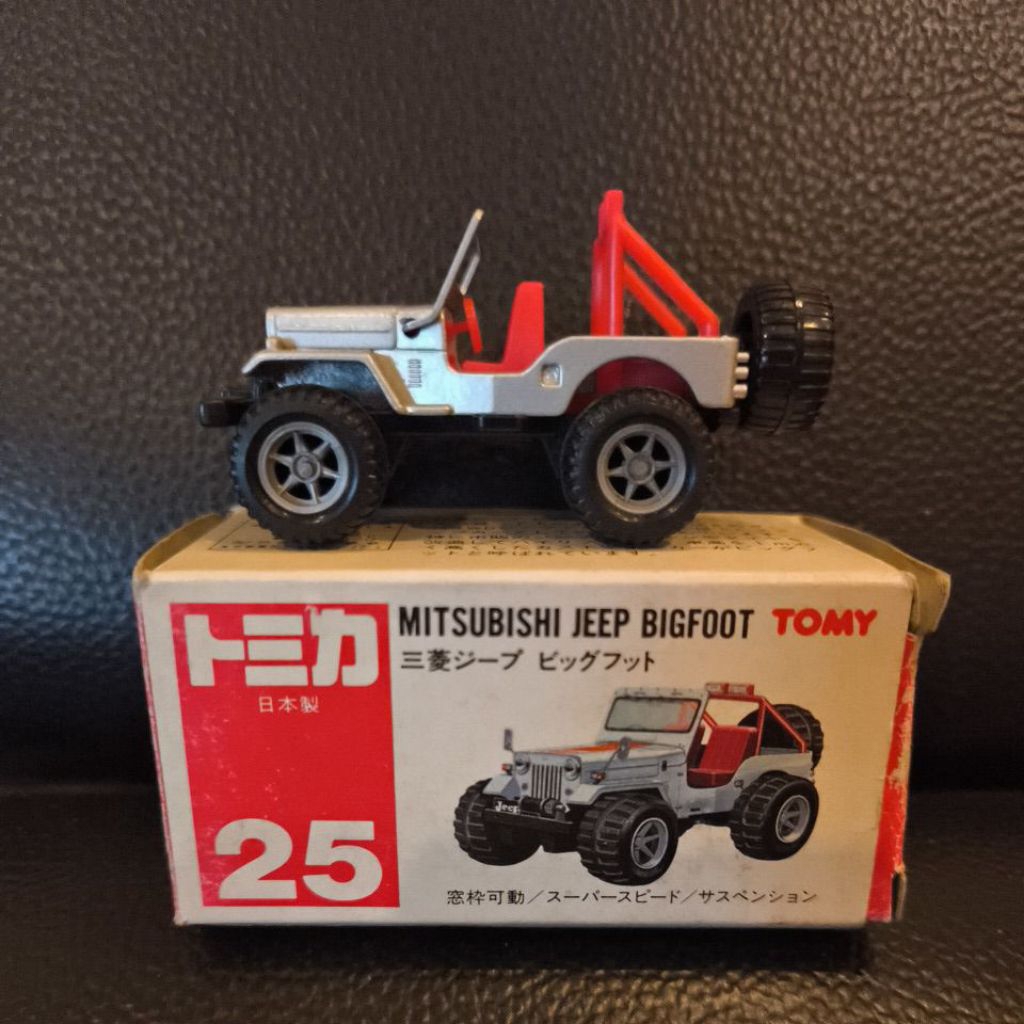 Tomy Merah Tomica Reguler no 25 Mitsubishi Jeep Bigfoot Silver Made In Japan
