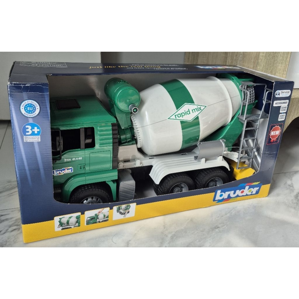Bruder Cement mixer truck Green NEW Truk Molen