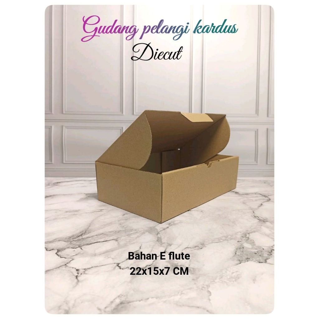 

kardus karton box Uk. 22x15x7 cm...model die cut/pizza