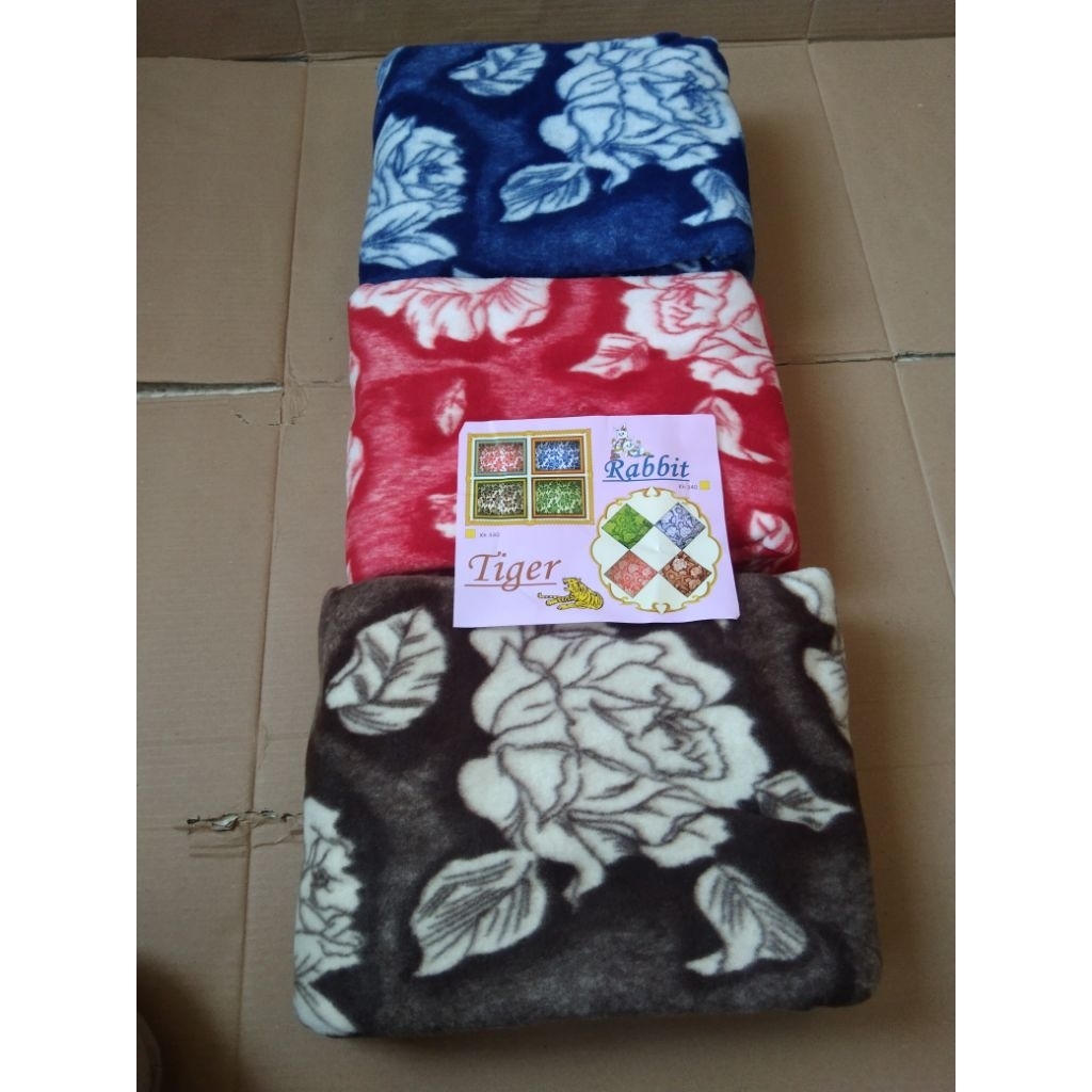 Selimut tebal KH Tiger motif rabit